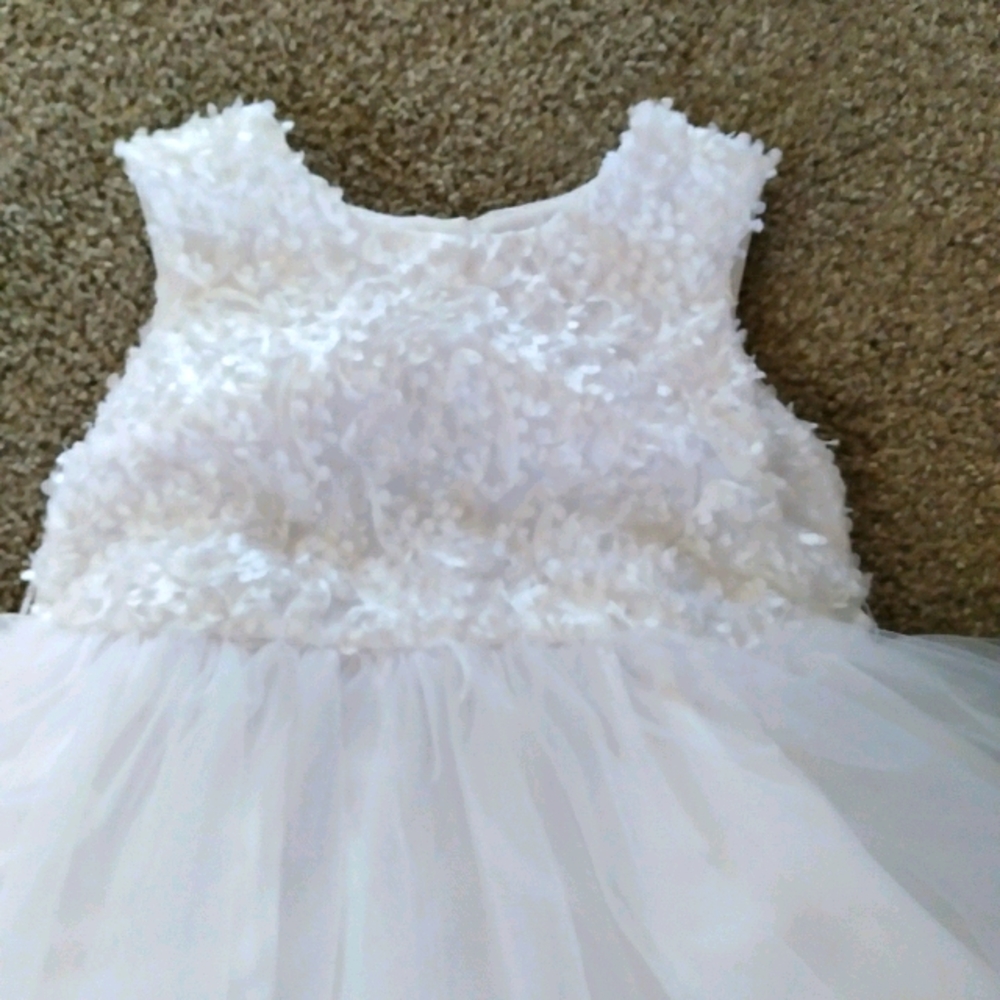 Beautiful white Tevolio dress size 5